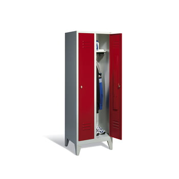 Stahl-Garderobenschrank, Umkleide, Spindschrank mit Füßen, 2 Abteile je 400 mm, Türfarbe rubinrot (RAL 3003), 1.850 x 810 x 500 mm (HxBxT) Stahl-Garderobenschrank, Umkleide, Spindschrank mit Füßen, 2 Abteile je 400 mm, Türfarbe rubinrot (RAL 3003), 1.850 x 810 x 500 mm (HxBxT)