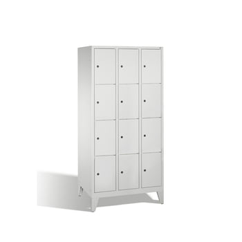 Spindschrank, Schließfächer, Wertsachenschrank auf Füßen, 12 Fächer (4 x 3) je 400 mm, Türfarbe lichtgrau, 1.850 x 1.200 x 500 mm (HxBxT) Spindschrank, Schließfächer, Wertsachenschrank auf Füßen, 12 Fächer (4 x 3) je 400 mm, Türfarbe lichtgrau, 1.850 x 1.200 x 500 mm (HxBxT)